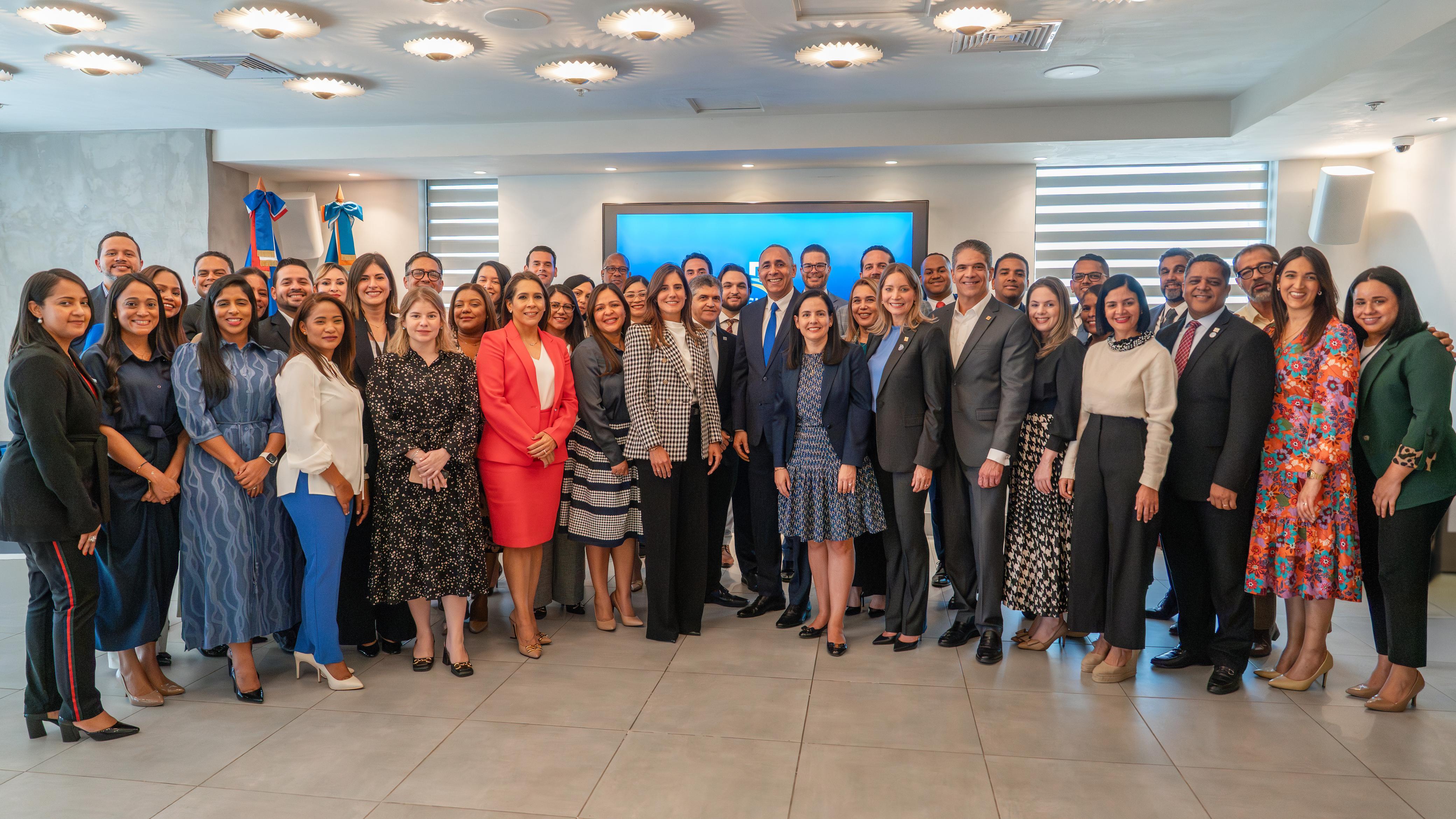 Seguros Reservas reconoce la excelencia de su equipo en la Vicepresidencia Técnica de Riesgos Generales